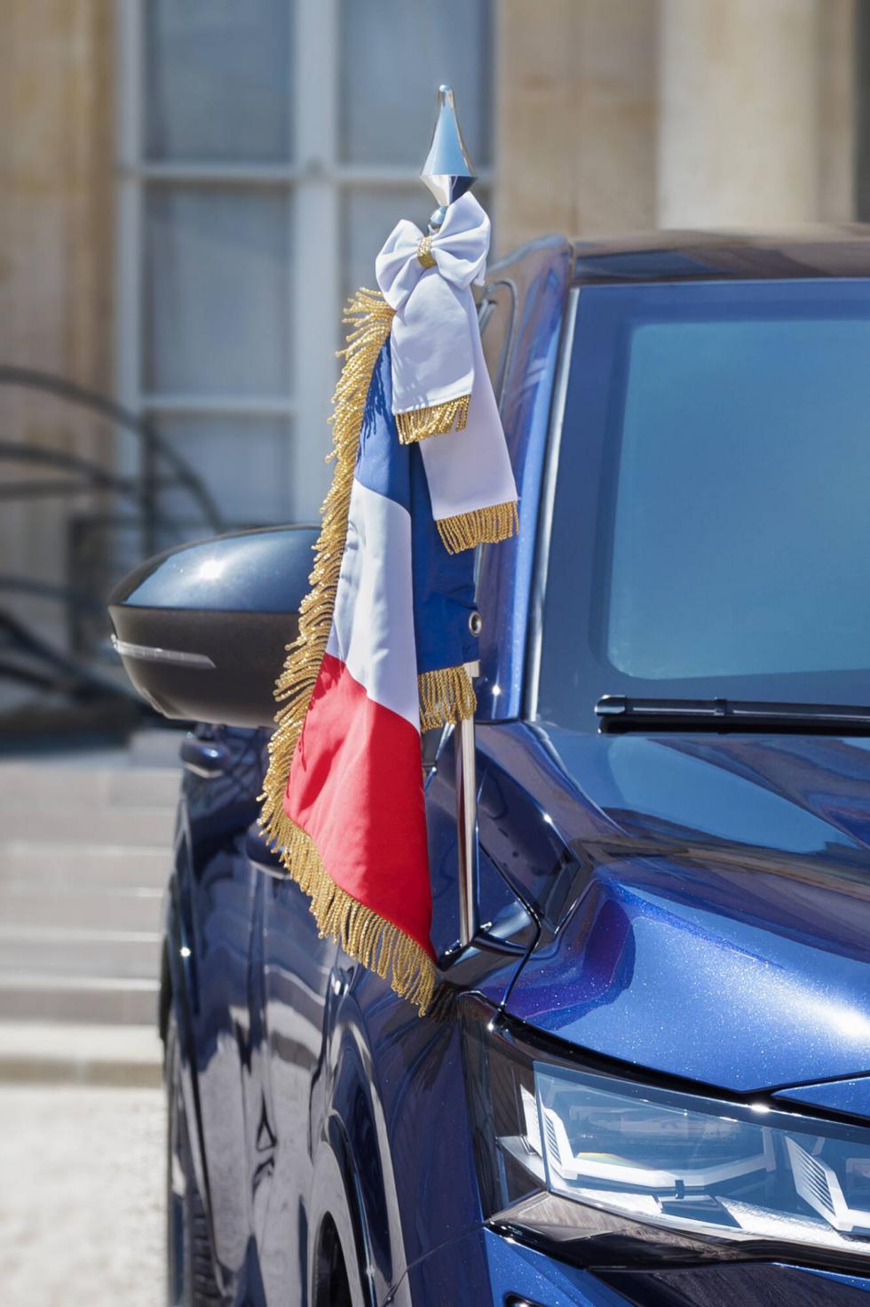 Το Renault Rafale του Macron είναι πιο δροσερό & χλιδάτο από κάθε άλλο 